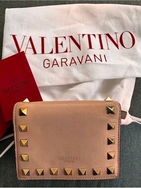 Valentino Garavani Rockstud Blush/Nude Leather Compact Wallet with Dusty